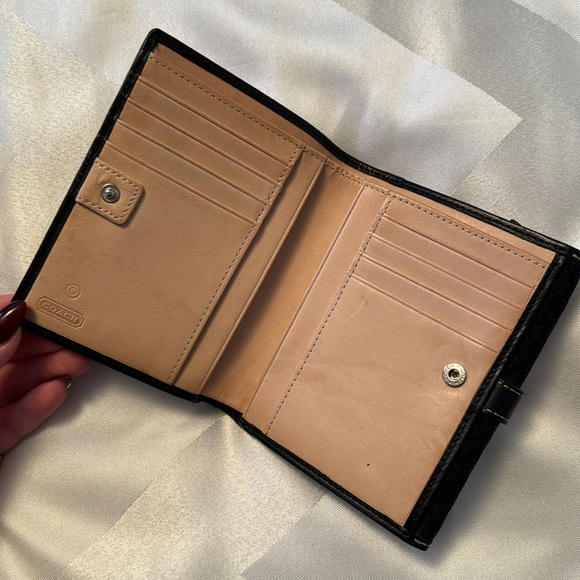 Black Coach Wallet - Good condition - Picture 4 of 14